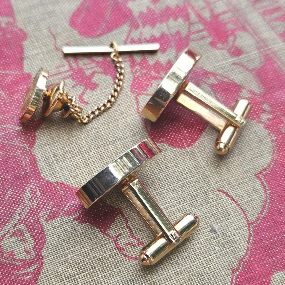 Vintage 50s 60s MCM Simmons Karatclad Gold Tone Oval Cufflinks Tie Tac Set Mens